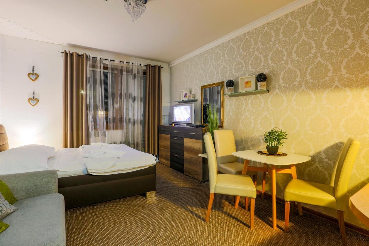 Apartmanovy Dom Fatrapark 1 S Wellness - Hlavna Recepcia Ружомберок Экстерьер фото