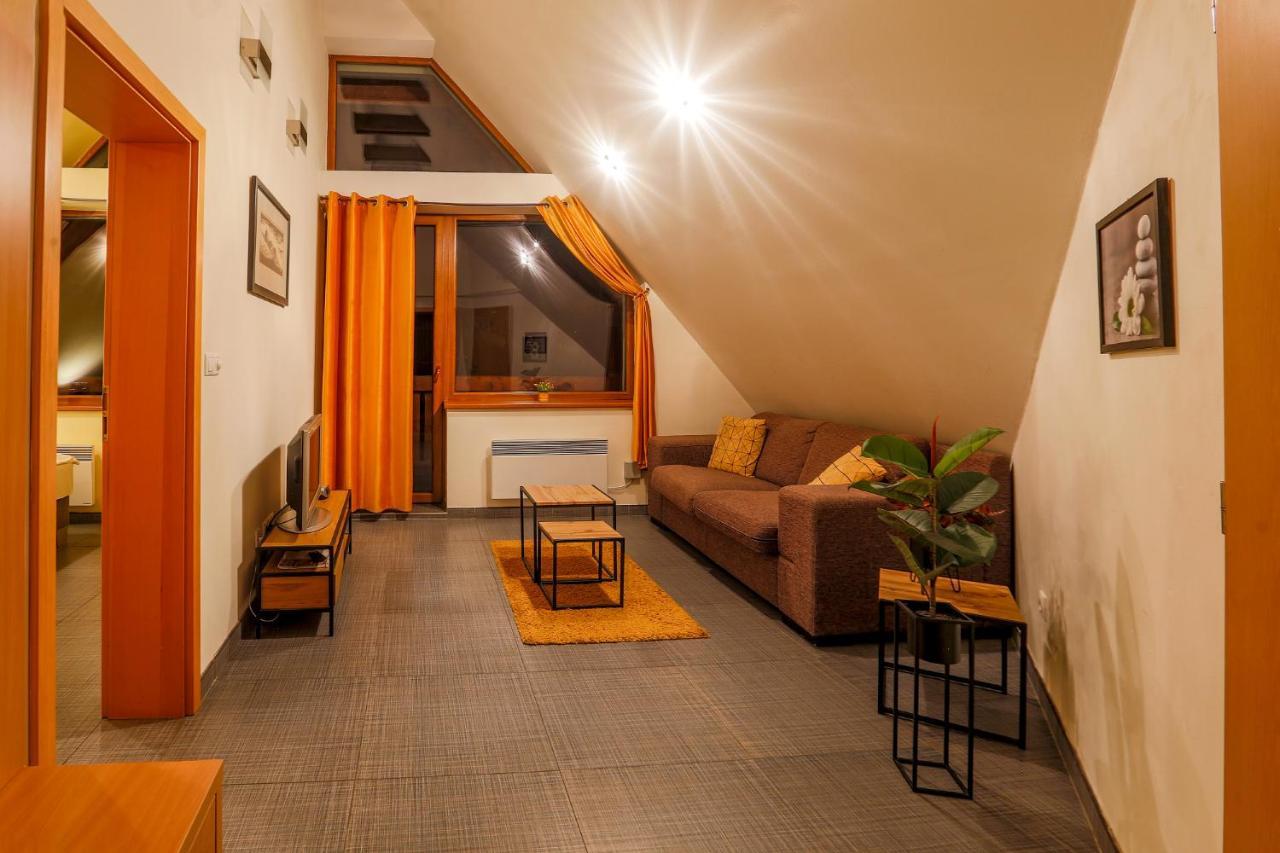 Apartmanovy Dom Fatrapark 1 S Wellness - Hlavna Recepcia Ружомберок Экстерьер фото